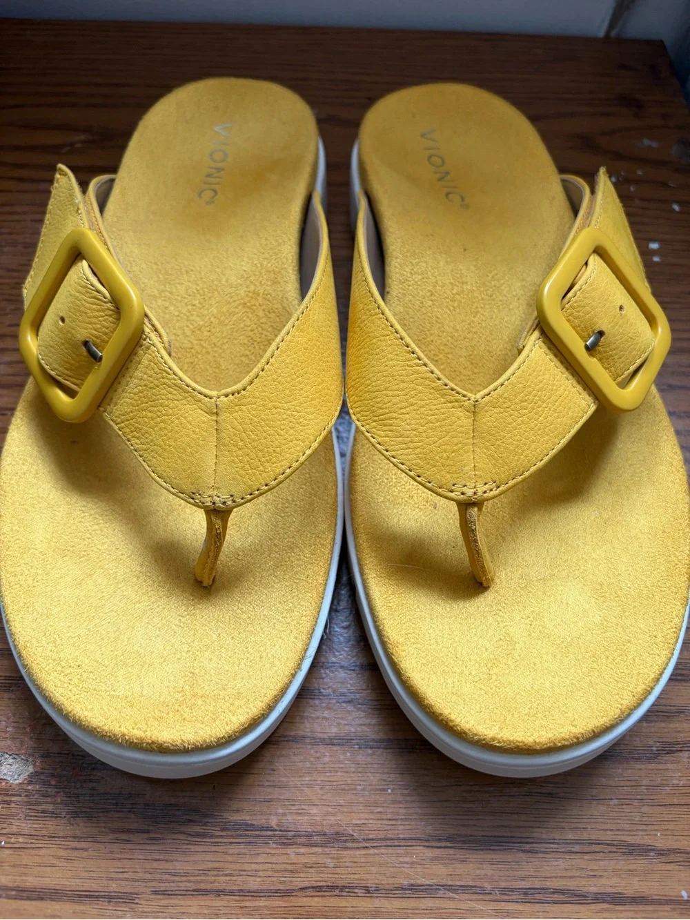Vionic Women's Uptown Marin Toe Post Sandal in daffodil yellow nubuck 8.5 Wide